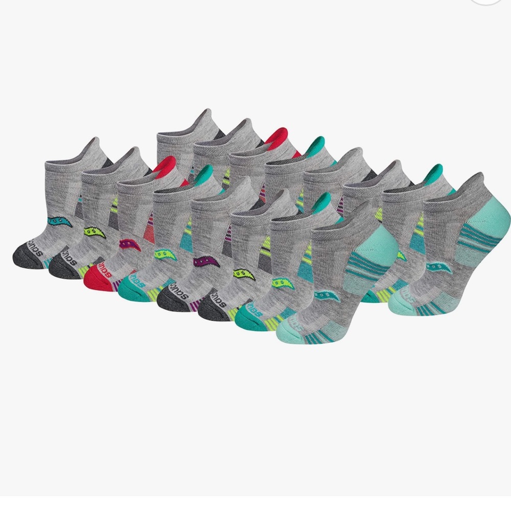 New with tags Saucony performance no show socks